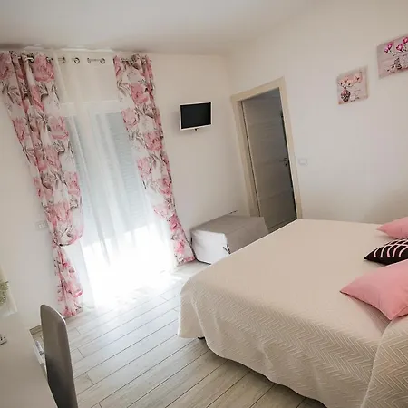 Pineta Del Mare Alojamento de Acomodação e Pequeno-almoço