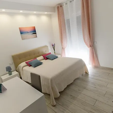 Alojamento de Acomodação e Pequeno-almoço Pineta Del Mare