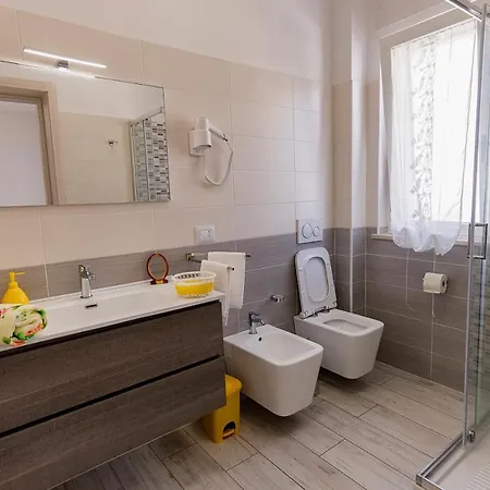 Alojamento de Acomodação e Pequeno-almoço Pineta Del Mare 4*